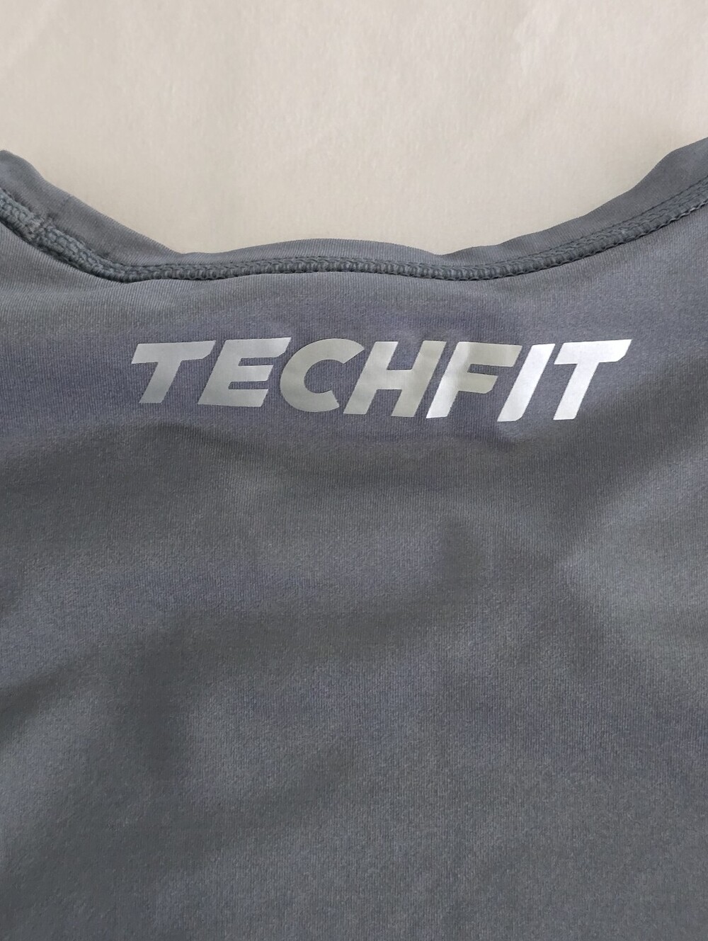 Adidas Tech Fit Compression Long Sleeve Size Medium - Picture 4 of 10
